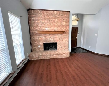 738 Ridgemont Drive - Photo Thumbnail 11