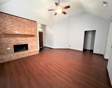 738 Ridgemont Drive - Photo Thumbnail 10
