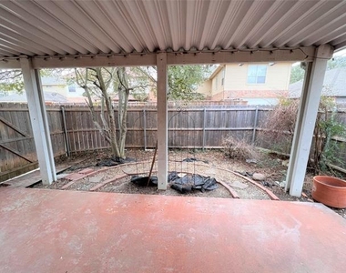 738 Ridgemont Drive - Photo Thumbnail 18