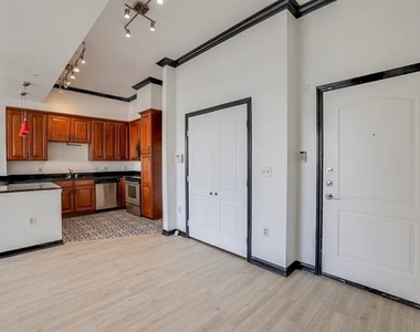 3225 Turtle Creek Boulevard - Photo Thumbnail 19