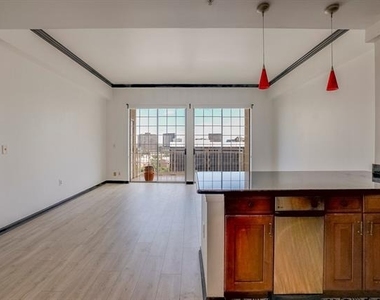 3225 Turtle Creek Boulevard - Photo Thumbnail 7