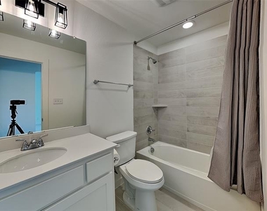 15672 Desert Broom Road - Photo Thumbnail 14