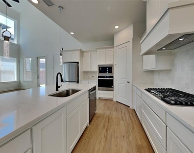 15672 Desert Broom Road - Photo Thumbnail 3