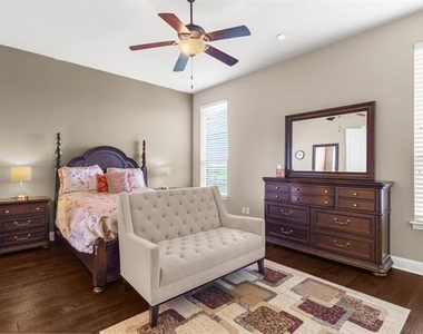 4707 Club Terrace Lane - Photo Thumbnail 9