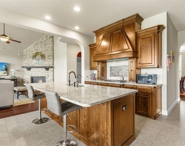 4707 Club Terrace Lane - Photo Thumbnail 7