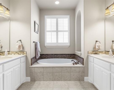 4707 Club Terrace Lane - Photo Thumbnail 10