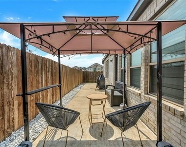 2124 Bailey Street - Photo Thumbnail 24