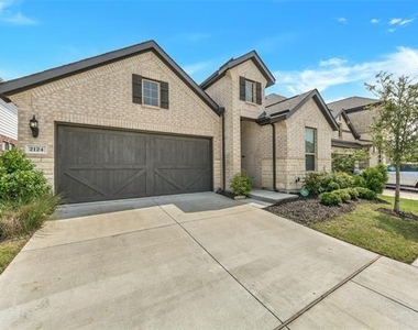 2124 Bailey Street - Photo Thumbnail 1
