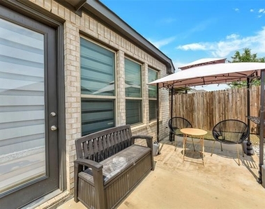 2124 Bailey Street - Photo Thumbnail 23