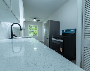 1716 Ethel Avenue - Photo Thumbnail 6