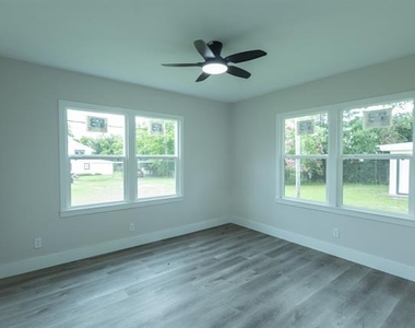 1716 Ethel Avenue - Photo Thumbnail 8