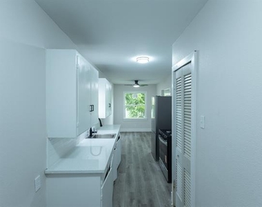 1716 Ethel Avenue - Photo Thumbnail 5