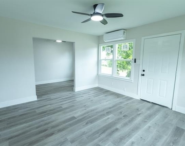 1716 Ethel Avenue - Photo Thumbnail 2