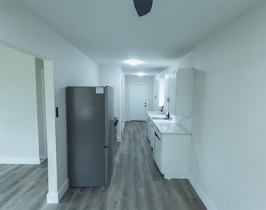 1716 Ethel Avenue - Photo Thumbnail 3