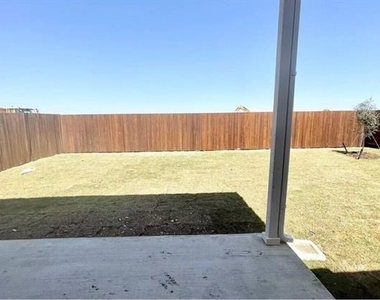 1009 Briarbush Court - Photo Thumbnail 18