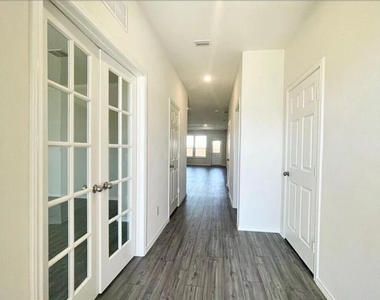 1009 Briarbush Court - Photo Thumbnail 1