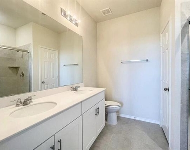 1009 Briarbush Court - Photo Thumbnail 13