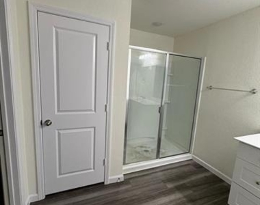 408 Forest Street - Photo Thumbnail 25