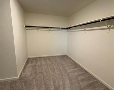 408 Forest Street - Photo Thumbnail 23