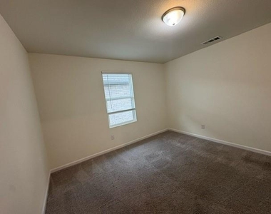 408 Forest Street - Photo Thumbnail 18