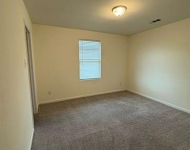 408 Forest Street - Photo Thumbnail 15