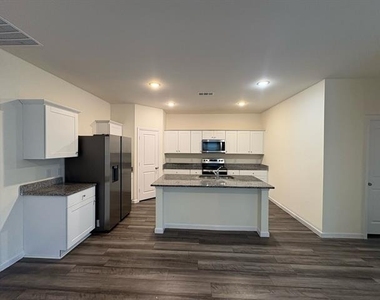 408 Forest Street - Photo Thumbnail 9