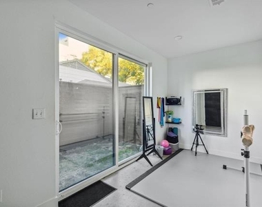 2912 Hawthorne Avenue - Photo Thumbnail 20