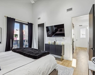 2912 Hawthorne Avenue - Photo Thumbnail 11