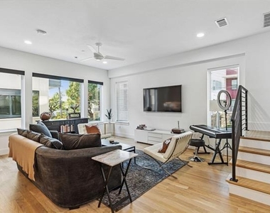 2912 Hawthorne Avenue - Photo Thumbnail 4