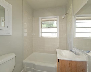 901 N Howeth - Photo Thumbnail 10