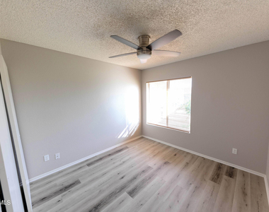 10713 W Campbell Avenue - Photo Thumbnail 21