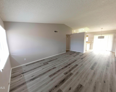 10713 W Campbell Avenue - Photo Thumbnail 1