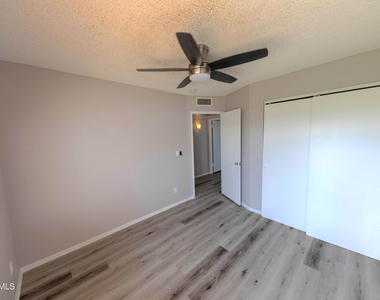 10713 W Campbell Avenue - Photo Thumbnail 23
