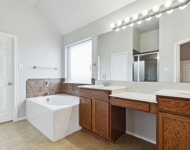 10813 Middleglenn Road - Photo Thumbnail 9