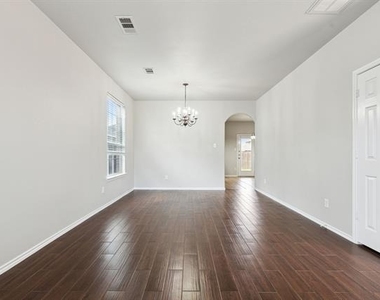10813 Middleglenn Road - Photo Thumbnail 6