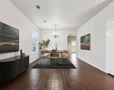 10813 Middleglenn Road - Photo Thumbnail 2