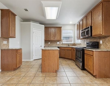 10813 Middleglenn Road - Photo Thumbnail 3