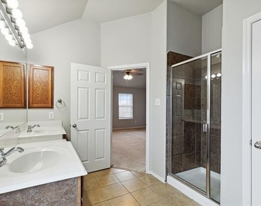 10813 Middleglenn Road - Photo Thumbnail 10