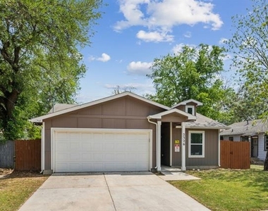 2326 Harding Street - Photo Thumbnail 2
