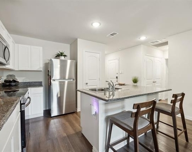 2326 Harding Street - Photo Thumbnail 11