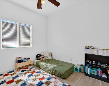823 W Witt Avenue - Photo Thumbnail 11