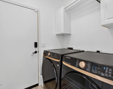 823 W Witt Avenue - Photo Thumbnail 13
