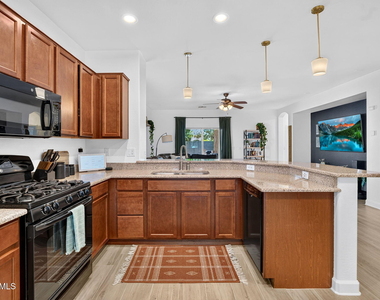823 W Witt Avenue - Photo Thumbnail 3