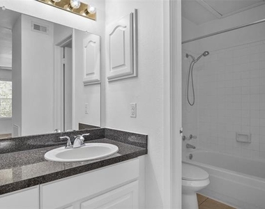 5720 Cedar Creek Drive - Photo Thumbnail 19