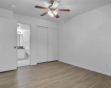 5720 Cedar Creek Drive - Photo Thumbnail 16