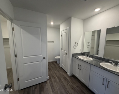 1448 E Peggy Drive - Photo Thumbnail 11