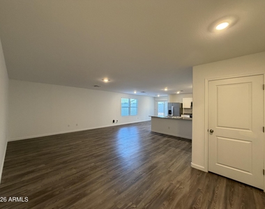 1448 E Peggy Drive - Photo Thumbnail 3