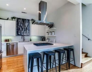4401 Roseland Avenue - Photo Thumbnail 4