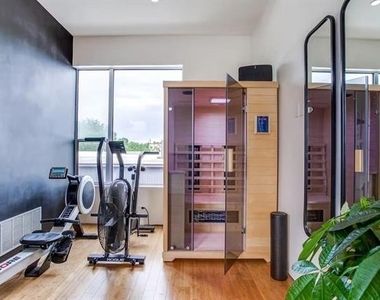 4401 Roseland Avenue - Photo Thumbnail 7