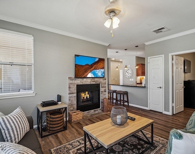 7009 E Acoma Drive - Photo Thumbnail 29